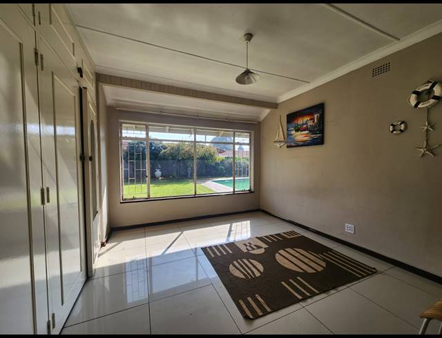 5 BEDROOM HOUSE FOR SALE IN MEYERTON CENTRAL
